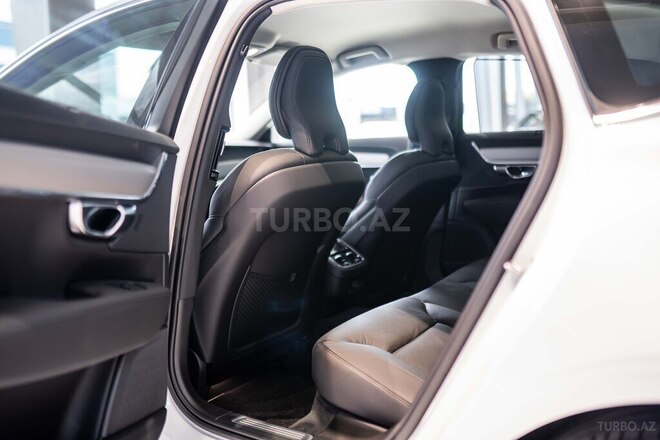 Volvo S90-14