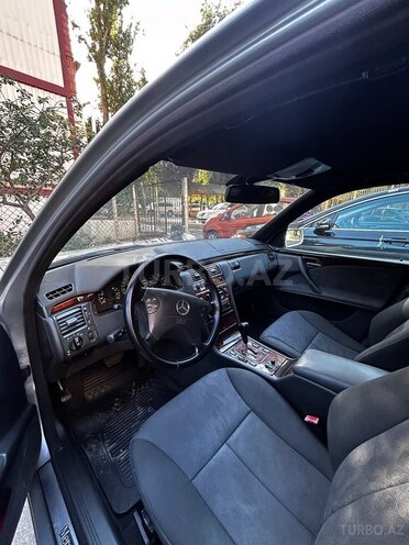 Mercedes E 200 d 2000, 325,800 km - 2.0 l - Bakı