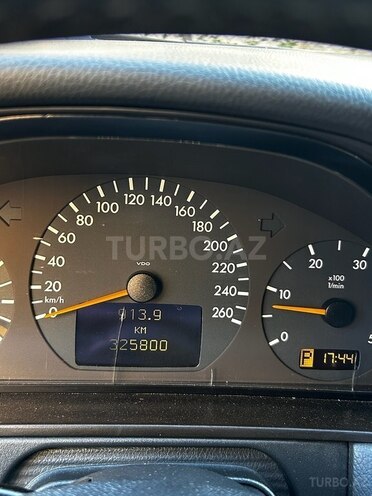 Mercedes E 200 d 2000, 325,800 km - 2.0 l - Bakı