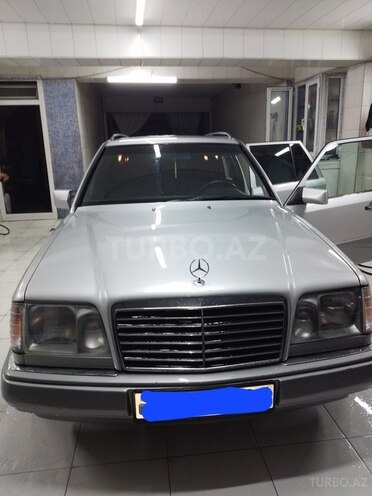 Mercedes 220 E