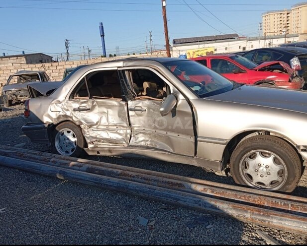 Mercedes C 230 1999, 130,000 km - 2.3 l - Bakı