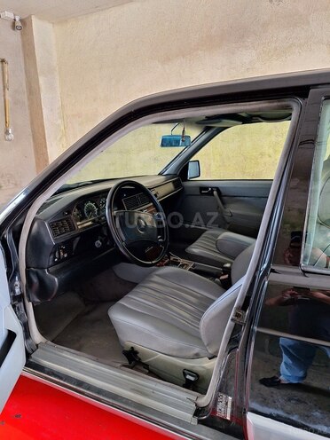 Mercedes 190 1991, 331,000 km - 2.3 l - Siyəzən