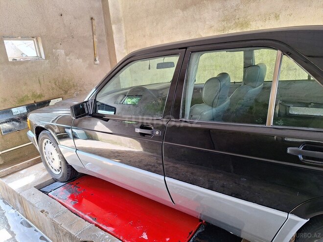 Mercedes 190 1991, 331,000 km - 2.3 l - Siyəzən