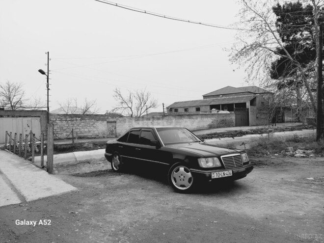 Mercedes E 220 1994, 560,000 km - 2.2 l - Bakı