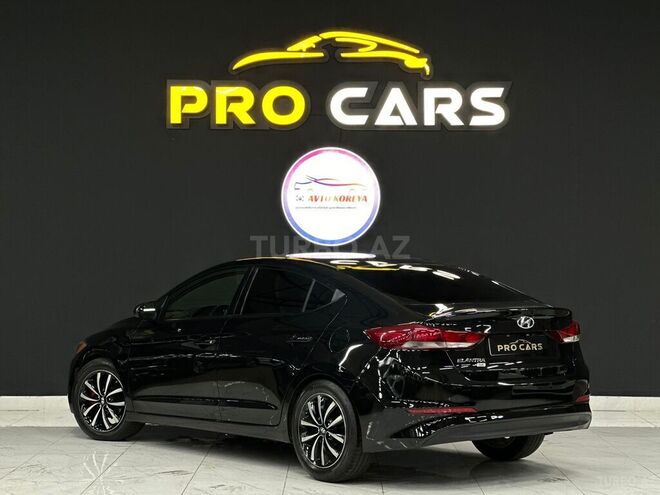 Hyundai Elantra 2018, 80,000 km - 2.0 l - Bakı