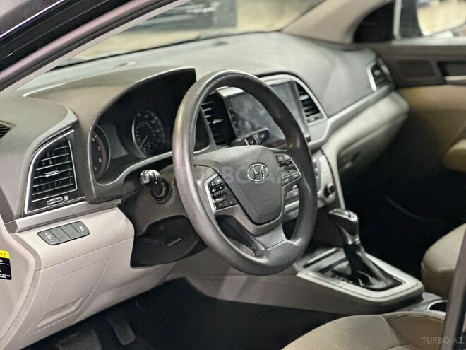 Hyundai Elantra 2018, 80,000 km - 2.0 l - Bakı