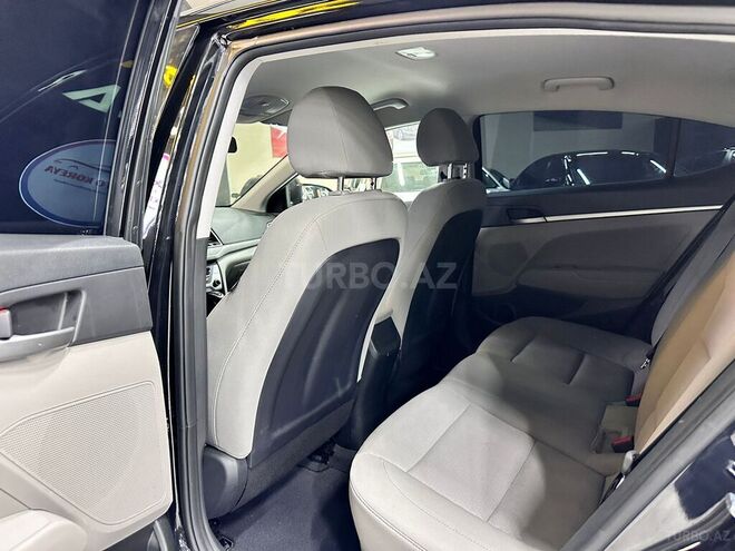 Hyundai Elantra 2018, 80,000 km - 2.0 l - Bakı