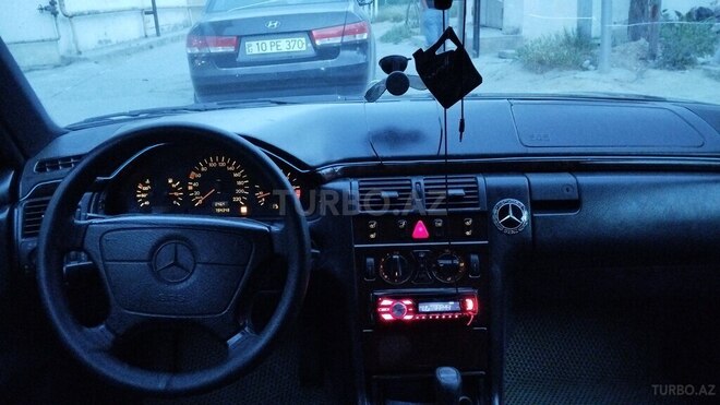 Mercedes E 220 d 1997, 798,578 km - 2.2 л - Bakı