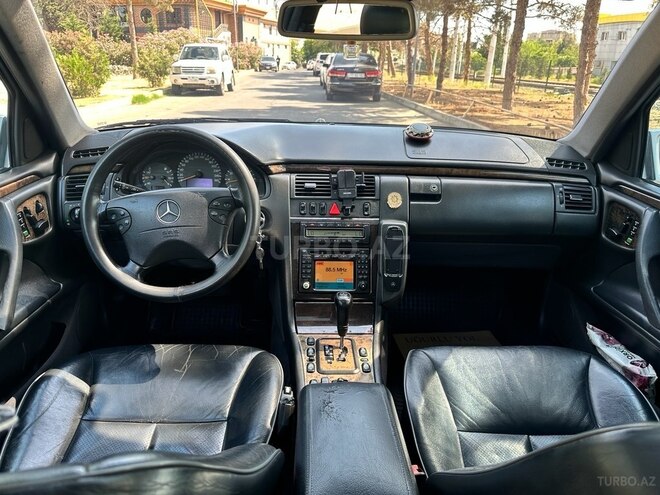 Mercedes E 430 2001, 326,400 km - 4.3 l - Bakı