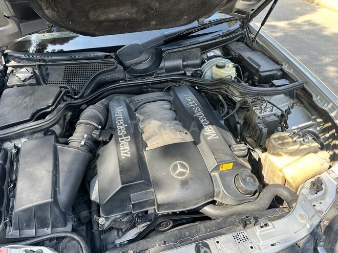 Mercedes E 430 2001, 326,400 km - 4.3 l - Bakı