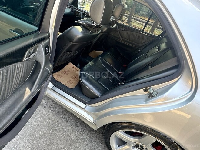 Mercedes E 430 2001, 326,400 km - 4.3 l - Bakı