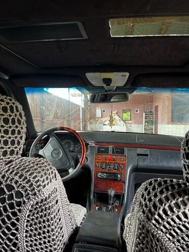 Mercedes E 240 1998, 353,933 km - 2.4 l - Ağdam