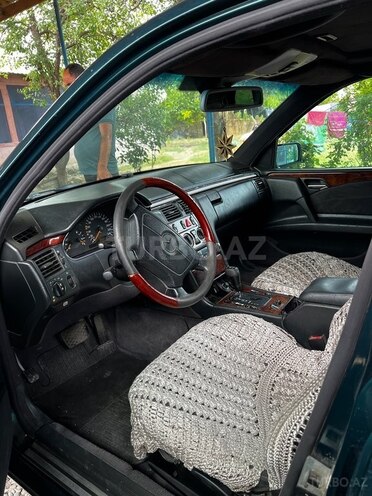 Mercedes E 240 1998, 353,933 km - 2.4 l - Ağdam