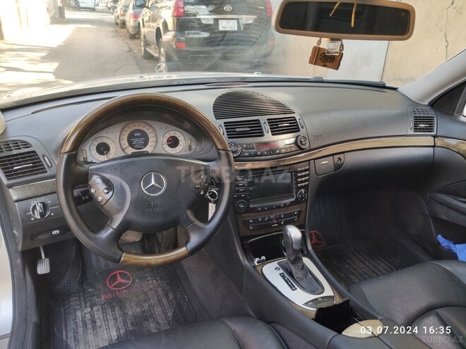 Mercedes E 320 2002, 265,000 km - 3.2 л - Bakı
