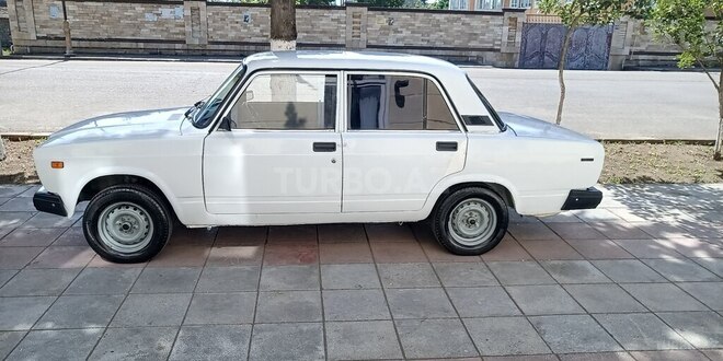 LADA (VAZ) 2107 2000, 300,000 km - 1.6 l - Astara