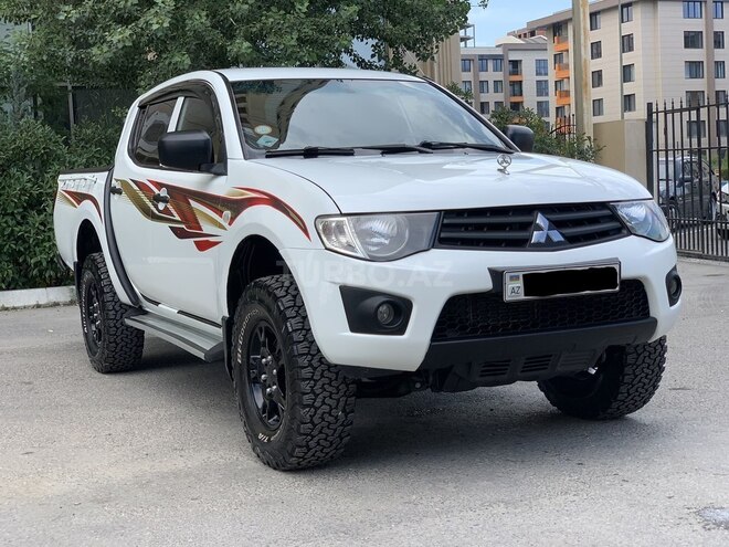 Mitsubishi L200 2014, 168,350 km - 2.5 л - Bakı