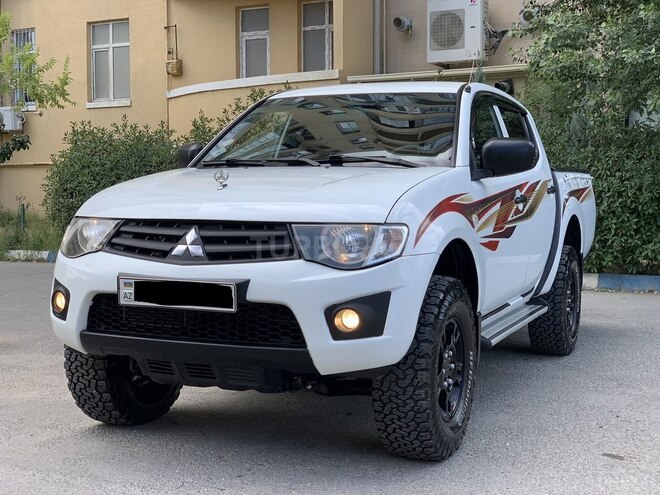 Mitsubishi L200 2014, 168,350 km - 2.5 л - Bakı