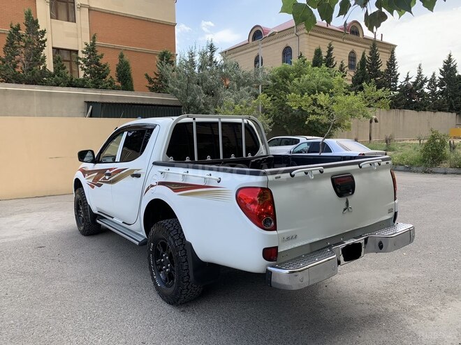 Mitsubishi L200 2014, 168,350 km - 2.5 л - Bakı