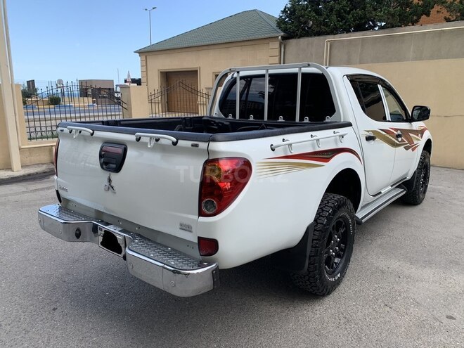 Mitsubishi L200 2014, 168,350 km - 2.5 л - Bakı