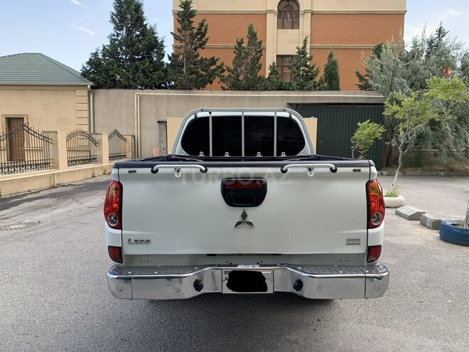 Mitsubishi L200 2014, 168,350 km - 2.5 л - Bakı