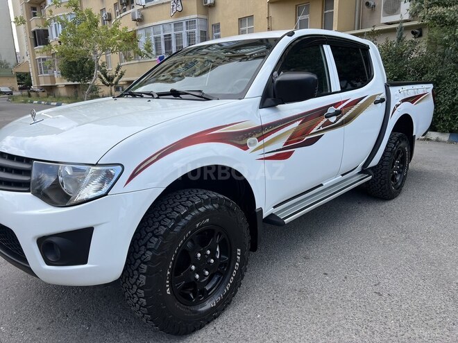 Mitsubishi L200 2014, 168,350 km - 2.5 л - Bakı