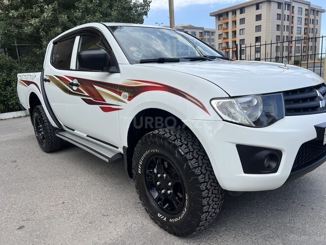 Mitsubishi L200 2014, 168,350 km - 2.5 л - Bakı