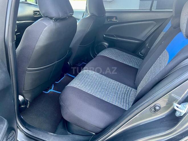 Toyota Prius 2016, 310,000 km - 1.8 л - Bakı