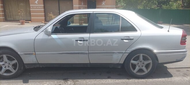 Mercedes C 240 1995, 200,000 km - 2.4 л - Sumqayıt