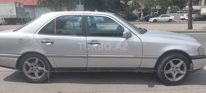 Mercedes C 240 1995, 200,000 km - 2.4 л - Sumqayıt
