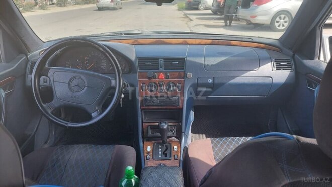 Mercedes C 240 1995, 200,000 km - 2.4 л - Sumqayıt
