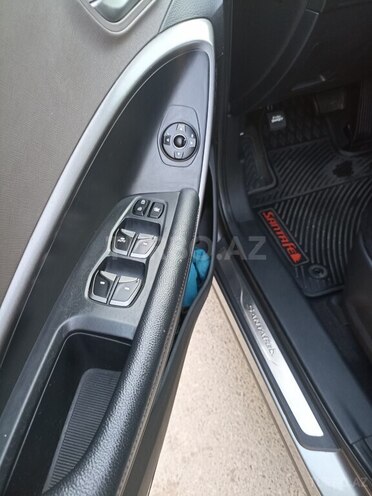 Hyundai Santa Fe 2013, 96,700 km - 2.0 l - Salyan