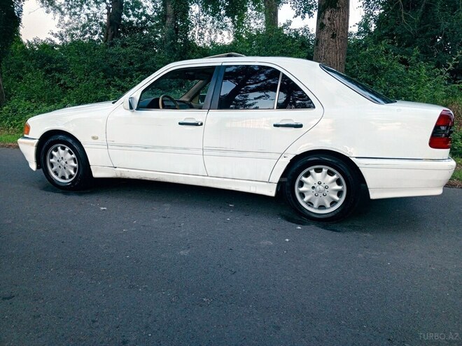 Mercedes C 200 1995, 243,464 km - 2.0 l - Zaqatala