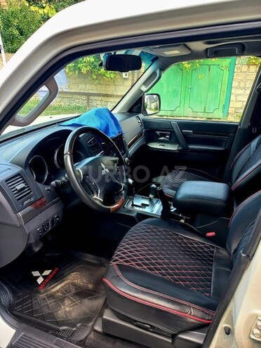 Mitsubishi Pajero 2012, 142,500 km - 3.8 л - Quba
