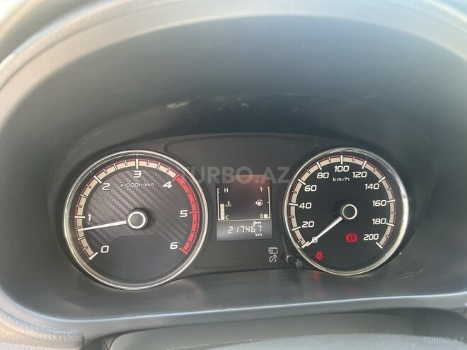 Mitsubishi L200 2020, 214,500 km - 2.4 l - Bakı