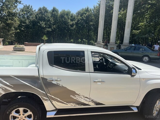 Mitsubishi L200 2020, 214,500 km - 2.4 l - Bakı