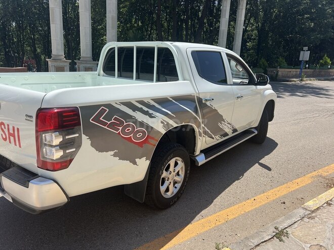 Mitsubishi L200 2020, 214,500 km - 2.4 l - Bakı