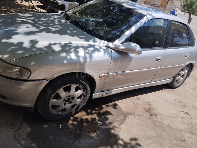 Opel Vectra 2000, 325,000 km - 1.8 l - Bakı