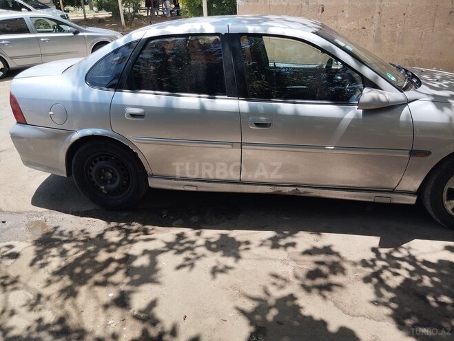 Opel Vectra 2000, 325,000 km - 1.8 l - Bakı