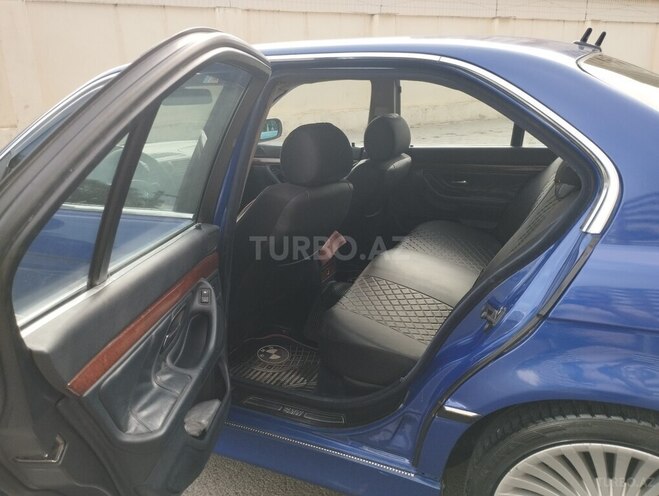 BMW 730 2001, 294,000 km - 3.0 л - Bakı