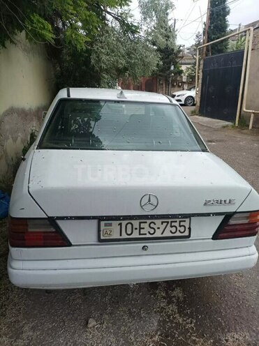 Mercedes E 230 1987, 256,400 km - 2.3 l - Bakı