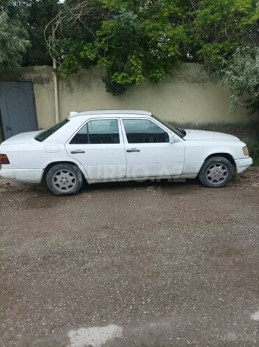 Mercedes E 230 1987, 256,400 km - 2.3 l - Bakı