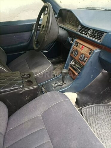 Mercedes E 230 1987, 256,400 km - 2.3 l - Bakı