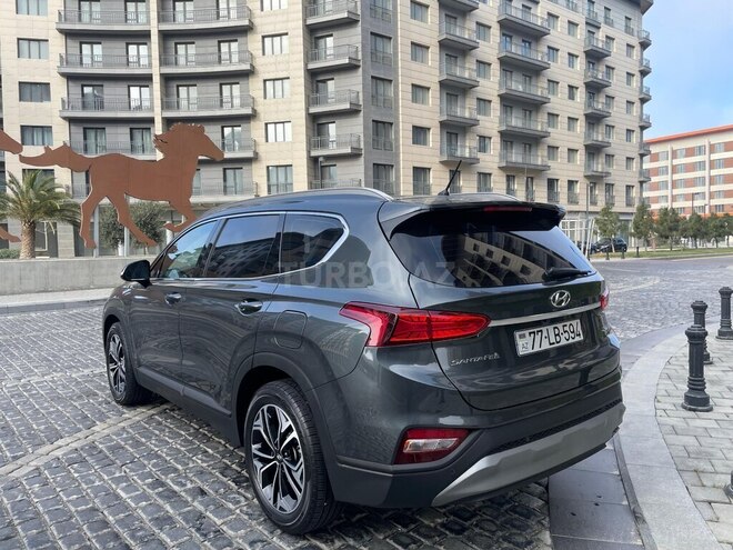 Hyundai Santa Fe-5