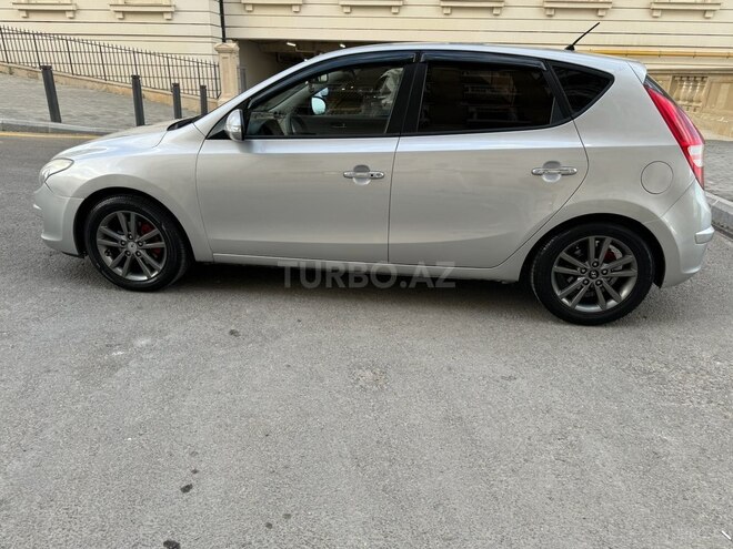 Hyundai i30 2011, 175,000 km - 1.6 l - Bakı
