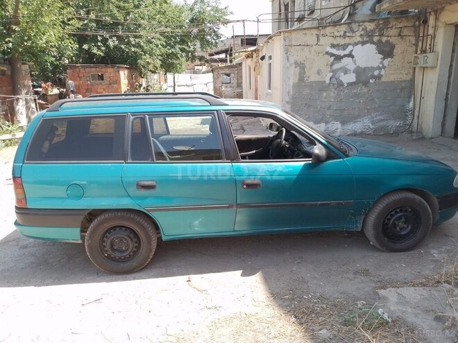 Opel Astra 1996, 222,000 km - 1.6 л - Bakı