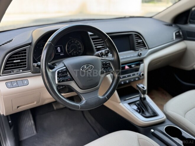 Hyundai Elantra 2018, 60,900 km - 2.0 l - Bakı