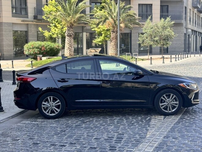 Hyundai Elantra 2018, 60,900 km - 2.0 l - Bakı