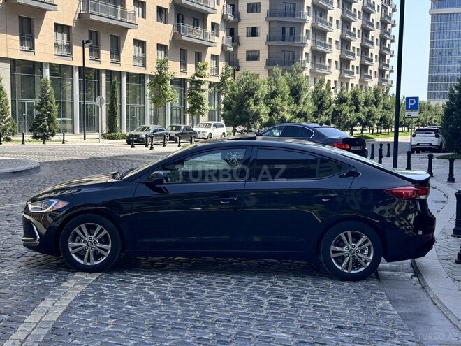 Hyundai Elantra 2018, 60,900 km - 2.0 l - Bakı