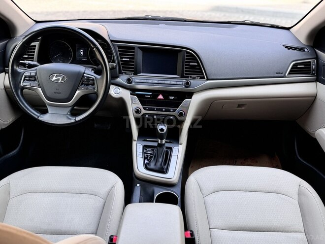 Hyundai Elantra 2018, 60,900 km - 2.0 l - Bakı