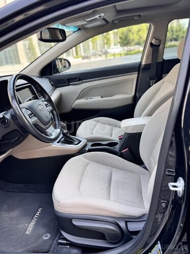 Hyundai Elantra 2018, 60,900 km - 2.0 l - Bakı